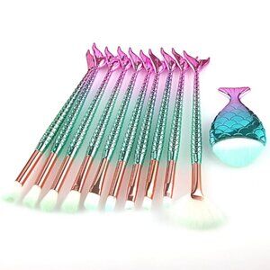 7-Piece Iridescent Rainbow Mermaid Makeup Brush Set